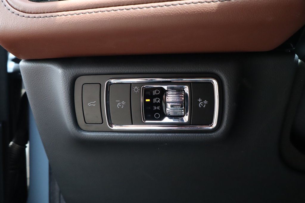 Used 2025 Lincoln Aviator Reserve w/ Equipment Group 201A AWD/4WD image 23