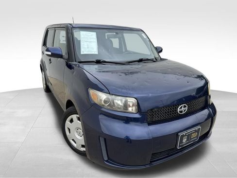 Used 2008 Scion xB FWD image 2