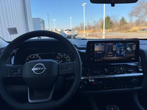 New 2026 Nissan Pathfinder SV image 19