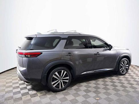 Certified 2024 Nissan Pathfinder Platinum AWD/4WD image 4
