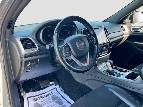 Used 2021 Jeep Grand Cherokee Laredo X image 9