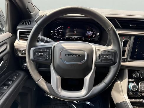 Used 2023 GMC Yukon Denali AWD/4WD image 14