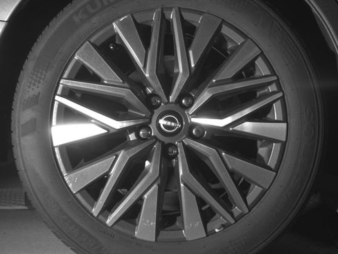Used 2025 Nissan Altima 2.5 SV image 15
