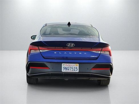 Used 2024 Hyundai Elantra Limited image 5