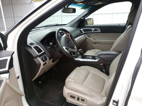 Used 2014 Ford Explorer XLT w/ Equipment Group 202A image 30