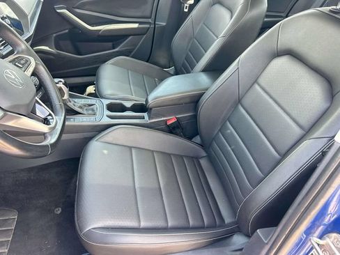 Used 2024 Volkswagen Jetta SE FWD image 25