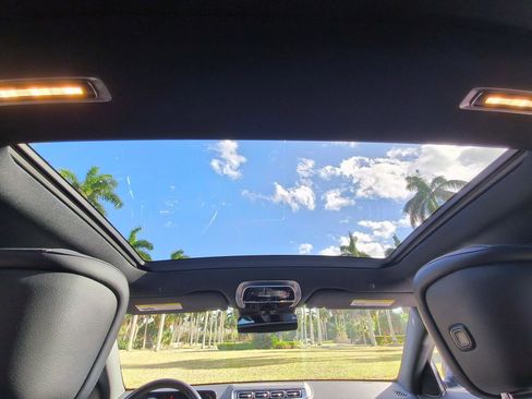 Used 2023 Mercedes-Benz S 500 S 500 4MATIC Sedan 4D image 12