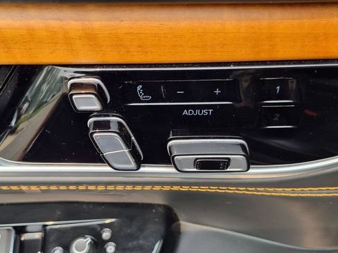 Certified 2024 Jeep Grand Wagoneer L Series III AWD/4WD image 14