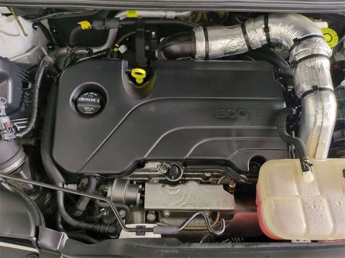 Certified 2022 Chevrolet Trax LT w/ LT Convenience Package image 28