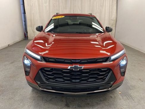 Certified 2024 Chevrolet Trax ACTIV w/ Sunroof Package image 2