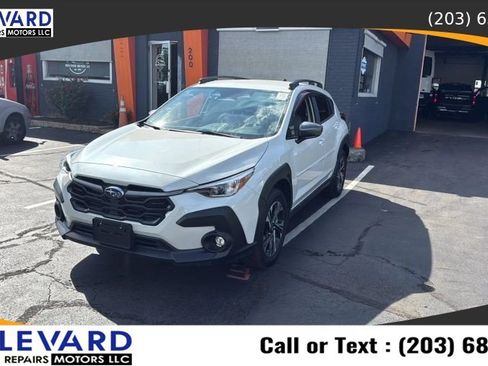 Used 2024 Subaru Crosstrek 2.0i Premium AWD/4WD image 3