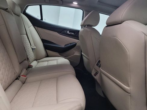 Used 2018 Nissan Maxima Platinum image 19