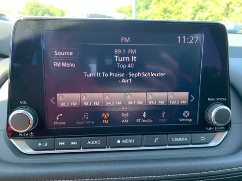 Used 2025 Nissan Rogue SV FWD image 20