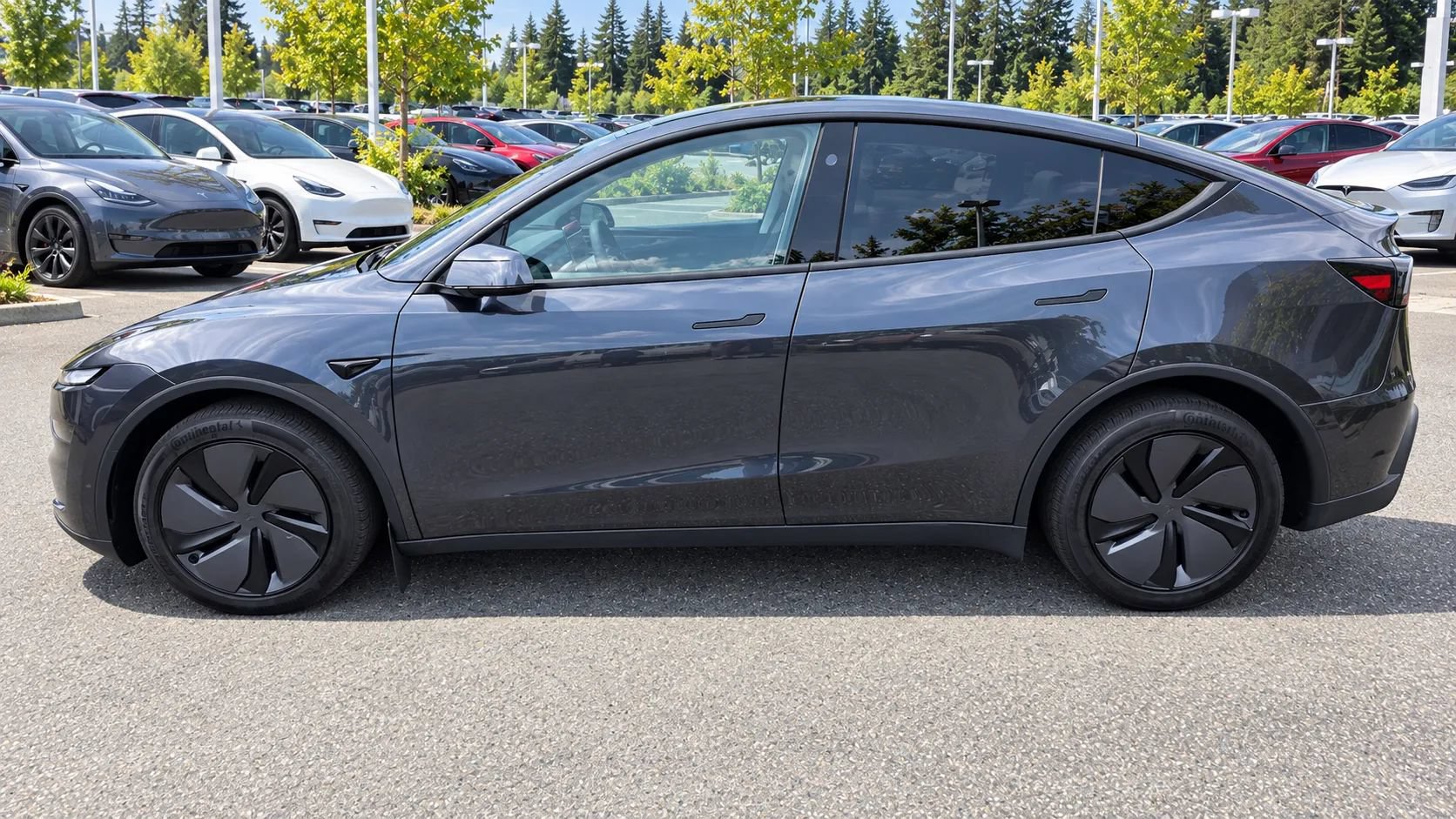 Used 2026 Tesla Model Y AWD image 8