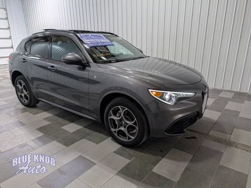 Used 2023 Alfa Romeo Stelvio Ti AWD/4WD image 5