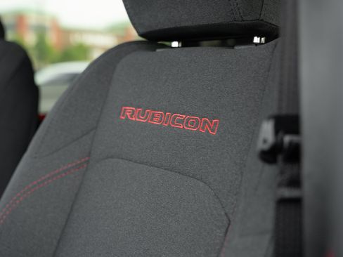 Used 2026 Jeep Wrangler Rubicon AWD/4WD image 19