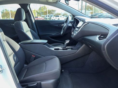 Used 2023 Chevrolet Malibu LT image 8