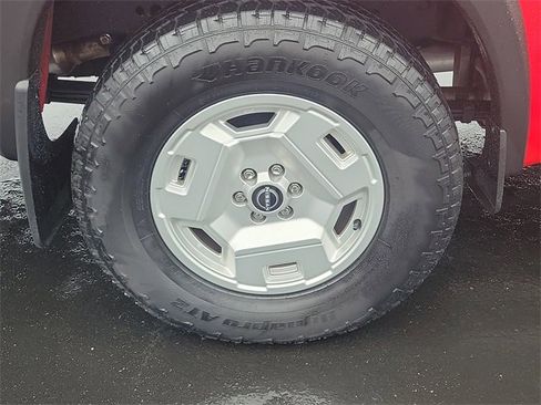 Certified 2024 Nissan Frontier SV w/ Hardbody Edition image 9