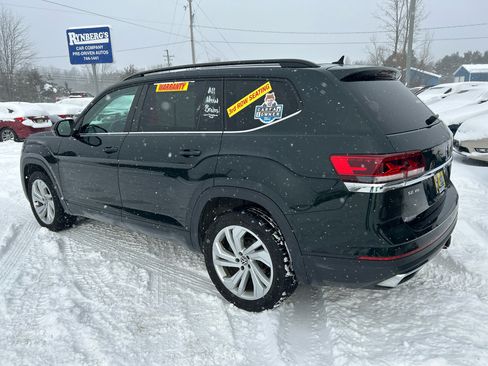 Used 2021 Volkswagen Atlas SE w/ Towing Package image 2