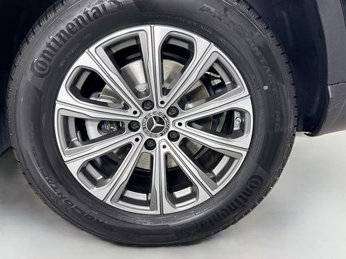 Used 2026 Mercedes-Benz GLC 300 4MATIC image 32
