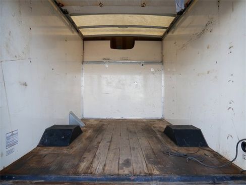 Used 2017 Chevrolet Express 3500 image 8