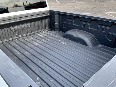 Used 2025 GMC Sierra 3500 AT4 w/ AT4 Premium Plus Package image 6