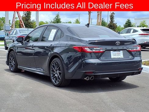 Used 2025 Toyota Camry SE w/ Convenience Package FWD image 5