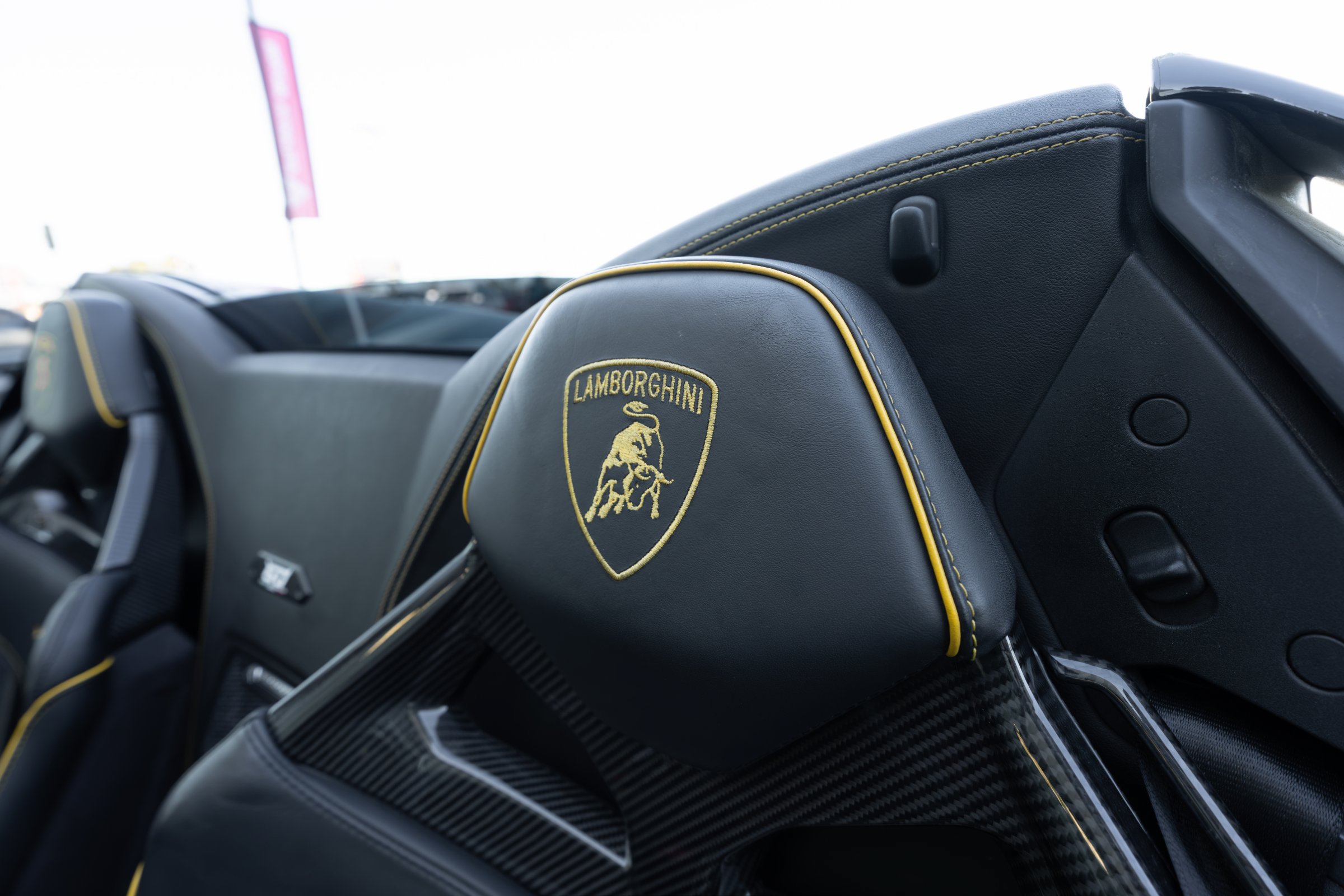 Used 2023 Lamborghini Huracan EVO RWD image 30