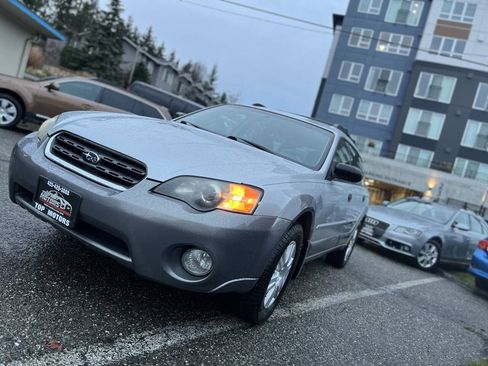 Used 2005 Subaru Outback 2.5i AWD/4WD image 8