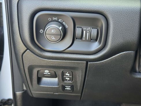 Used 2024 RAM 1500 Laramie AWD/4WD image 19