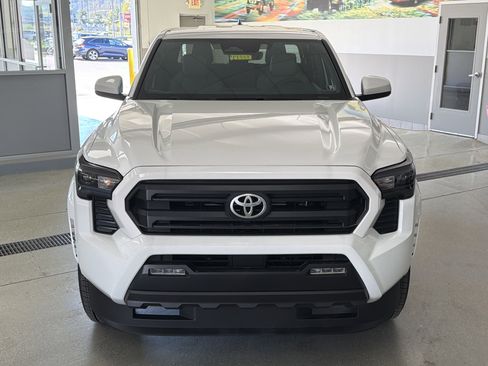 New 2025 Toyota Tacoma SR5 RWD image 8