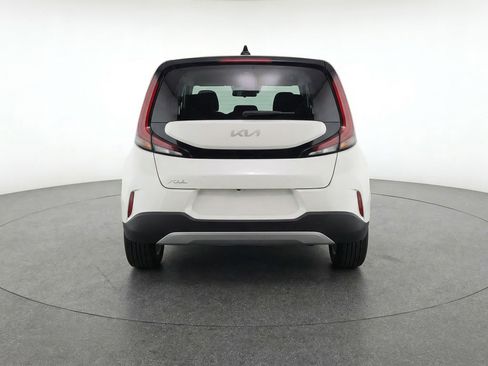 Used 2025 Kia Soul LX w/ LX Technology Package FWD image 7