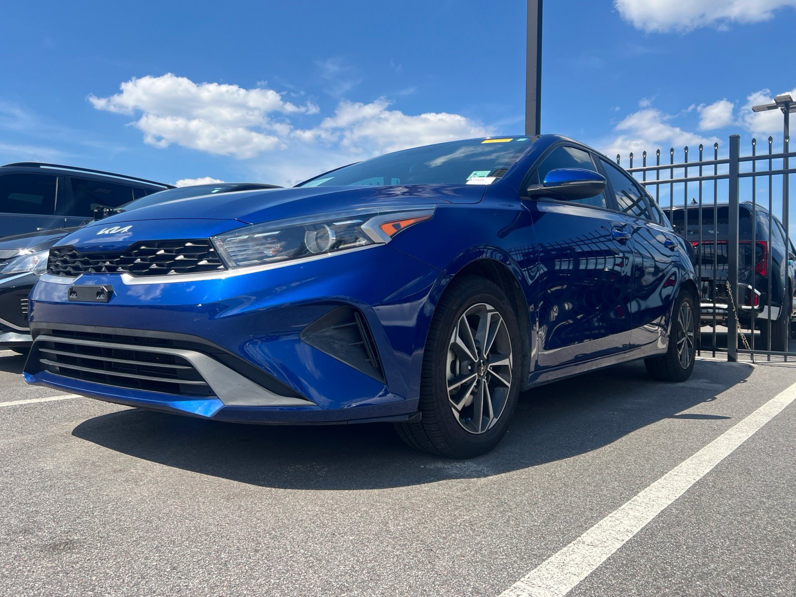 Used 2024 Kia Forte LXS w/ LXS Technology Package FWD image 3