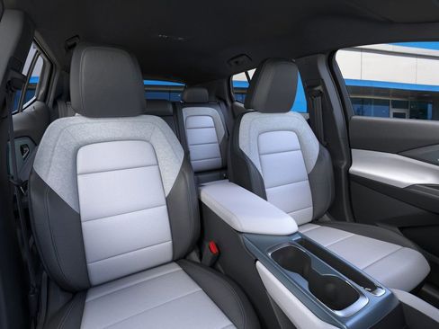 New 2026 Chevrolet Equinox EV LT image 16