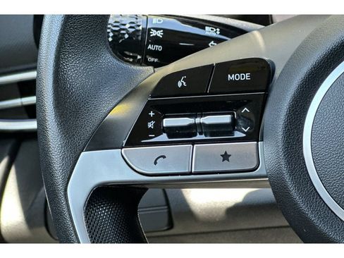 Used 2024 Hyundai Elantra SEL FWD image 35
