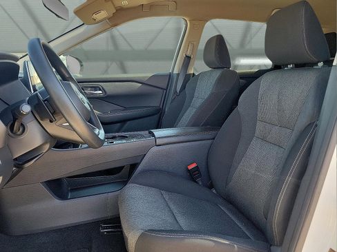 Used 2024 Nissan Rogue SV image 12