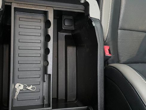 Used 2018 Ford F150 Raptor w/ Equipment Group 802A Luxury image 35