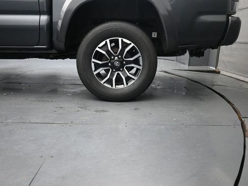 Used 2022 Toyota Tacoma TRD Sport AWD/4WD image 14