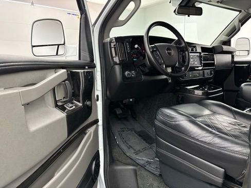 Used 2021 GMC Savana 2500 w/ Enhanced Convenience Package RWD image 17