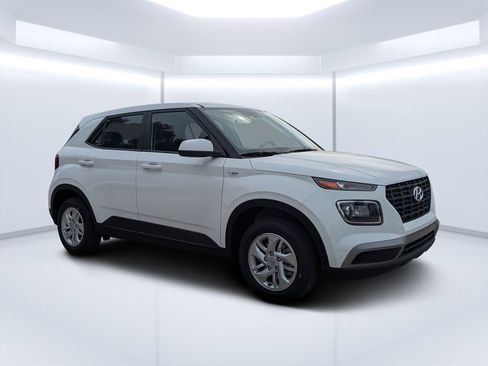 New 2026 Hyundai Venue SE FWD image 1