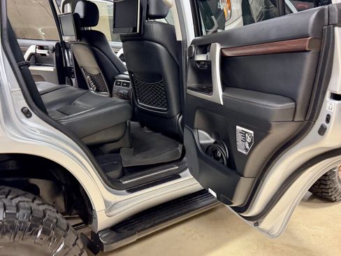 Used 2016 Toyota Land Cruiser AWD/4WD image 31