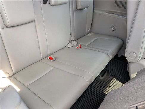 Used 2019 Toyota Highlander XLE image 17