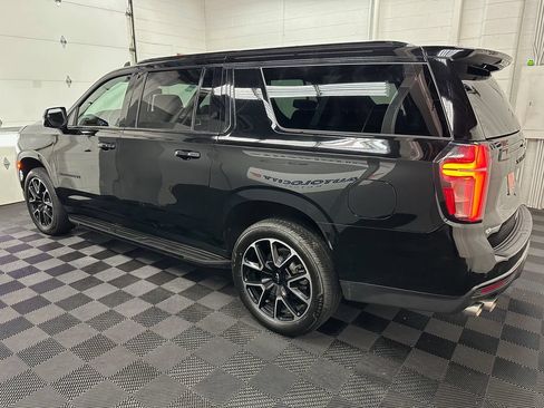 Used 2023 Chevrolet Suburban RST w/ Sport Performance Package AWD/4WD image 6