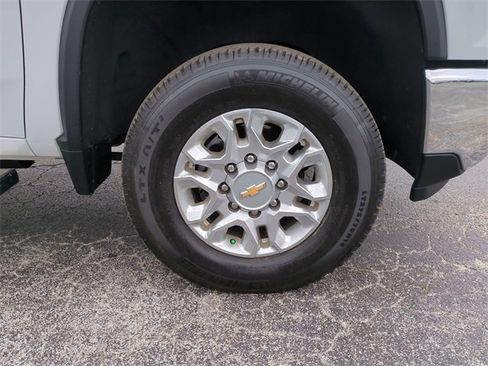 Certified 2024 Chevrolet Silverado 2500 LT w/ Convenience Package image 11
