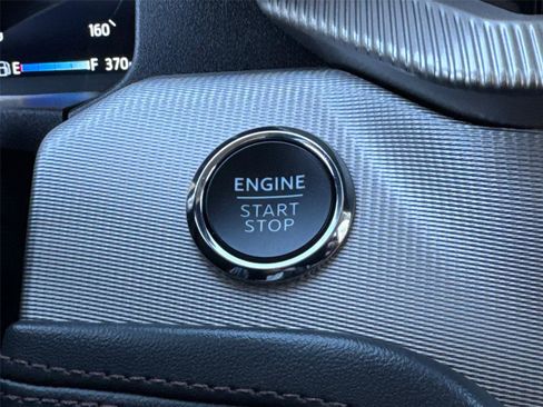 Used 2025 Ford Explorer Active w/ Active Comfort Package image 31