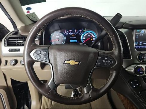 Used 2019 Chevrolet Suburban Premier AWD/4WD image 5