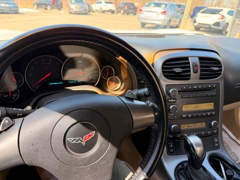 Used 2006 Chevrolet Corvette Convertible w/ Preferred Equipment Group image 32