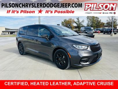 Used 2022 Chrysler Pacifica Touring-L w/ S Appearance Package