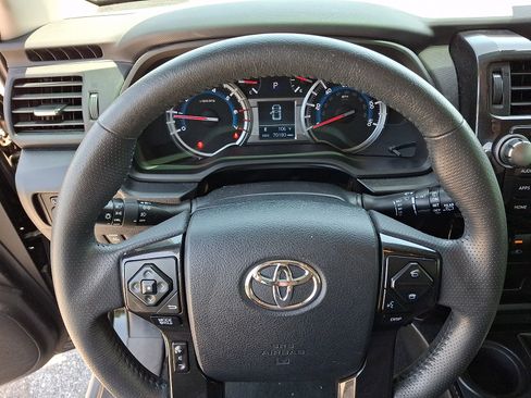 Used 2019 Toyota 4Runner TRD Off-Road Premium AWD/4WD image 18