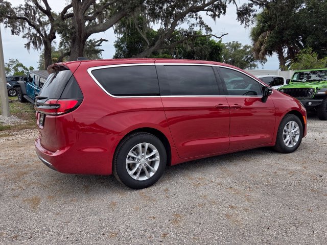 New 2027 Chrysler Pacifica Select FWD image 8